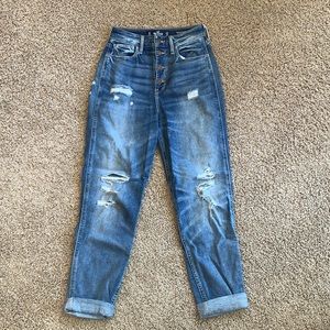 hollister ultra high-rise mom jean